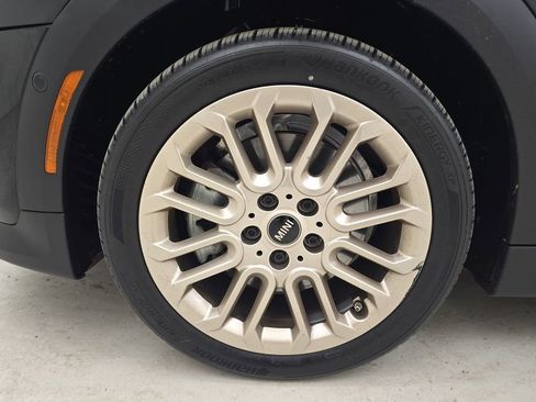 Certified 2025 MINI Cooper S image 11