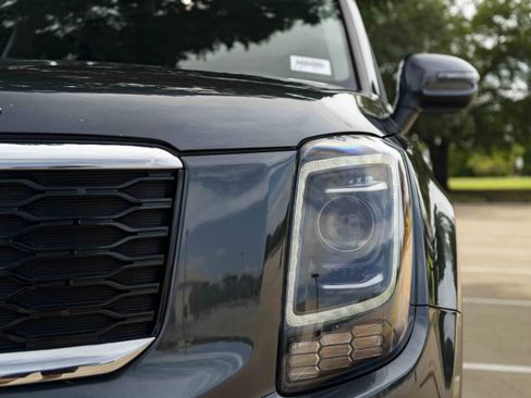 Used 2022 Kia Telluride LX AWD/4WD image 11