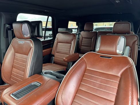 Used 2024 GMC Yukon Denali Ultimate AWD/4WD image 31