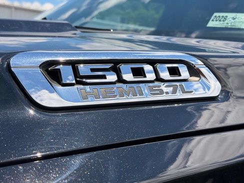 Used 2022 RAM 1500 Big Horn AWD/4WD image 11