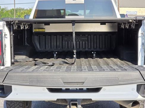 Used 2025 GMC Sierra 2500 AT4 w/ AT4 Premium Plus Package AWD/4WD image 13