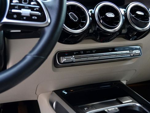 Used 2023 Mercedes-Benz GLB 250 image 22