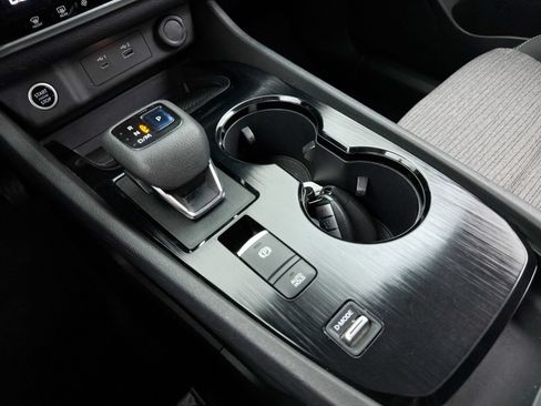 Used 2022 Nissan Rogue SV FWD image 24