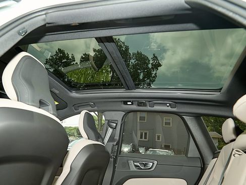 New 2026 Volvo XC60 B5 Plus w/ Protection Package Premier AWD/4WD image 21