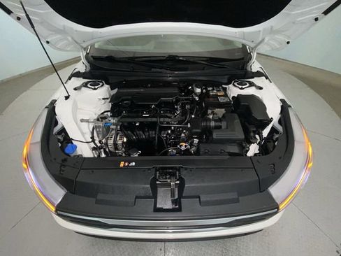 Used 2025 Kia K4 LXS image 25