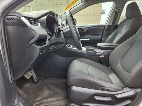 Used 2020 Toyota RAV4 LE w/ All Weather Liner Package image 18