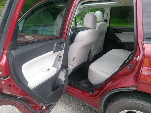 Used 2014 Subaru Forester 2.5i Premium w/ All-Weather Package AWD/4WD image 7