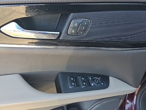 Used 2022 Lincoln Nautilus Reserve image 13