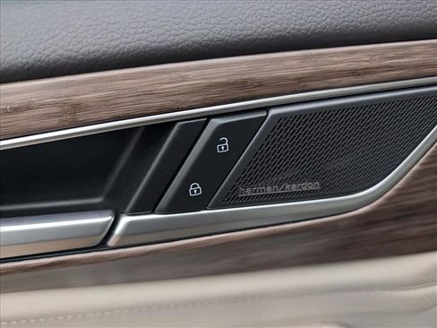 Used 2025 Volkswagen Atlas SEL Premium R-Line image 35