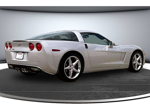 Used 2007 Chevrolet Corvette Coupe RWD image 17