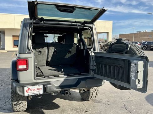 Used 2022 Jeep Wrangler Unlimited Sport image 18