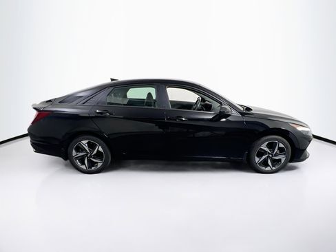 Used 2023 Hyundai Elantra SEL w/ Convenience Package FWD image 4
