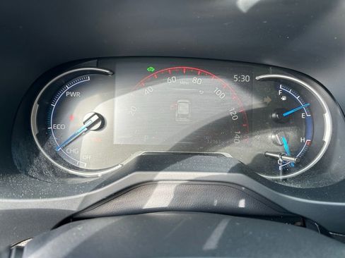 Used 2025 Toyota RAV4 LE AWD/4WD image 18