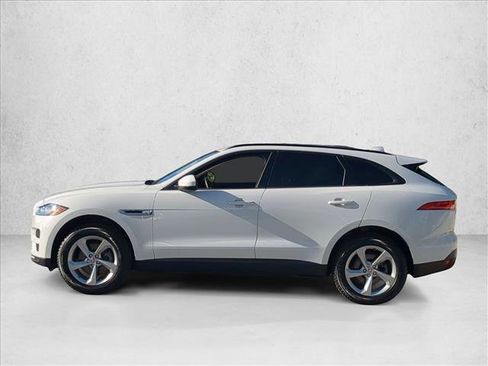 Used 2018 Jaguar F-PACE Premium image 9