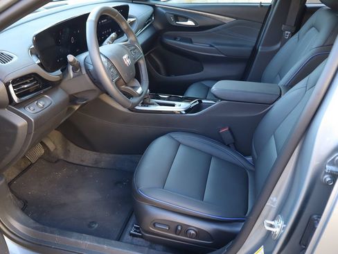 Used 2026 Buick Envista Sport Touring w/ Convenience I Package FWD image 16