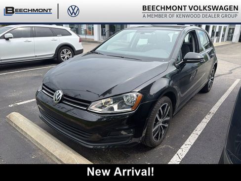 Used 2017 Volkswagen Golf 4-Door FWD image 1