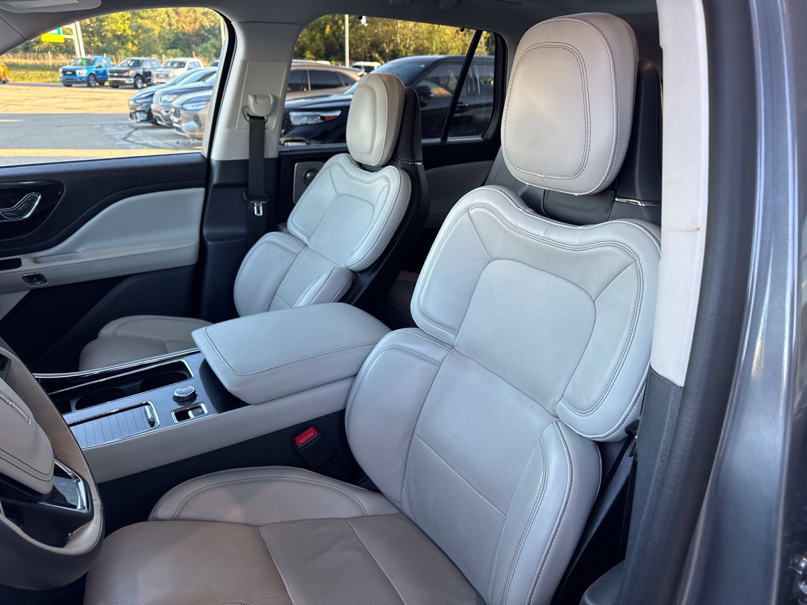 Used 2025 Lincoln Aviator Reserve w/ Equipment Group 201A AWD/4WD image 21