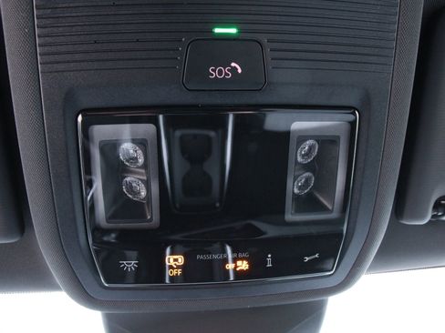 New 2025 Volkswagen ID.4 Pro AWD/4WD image 21