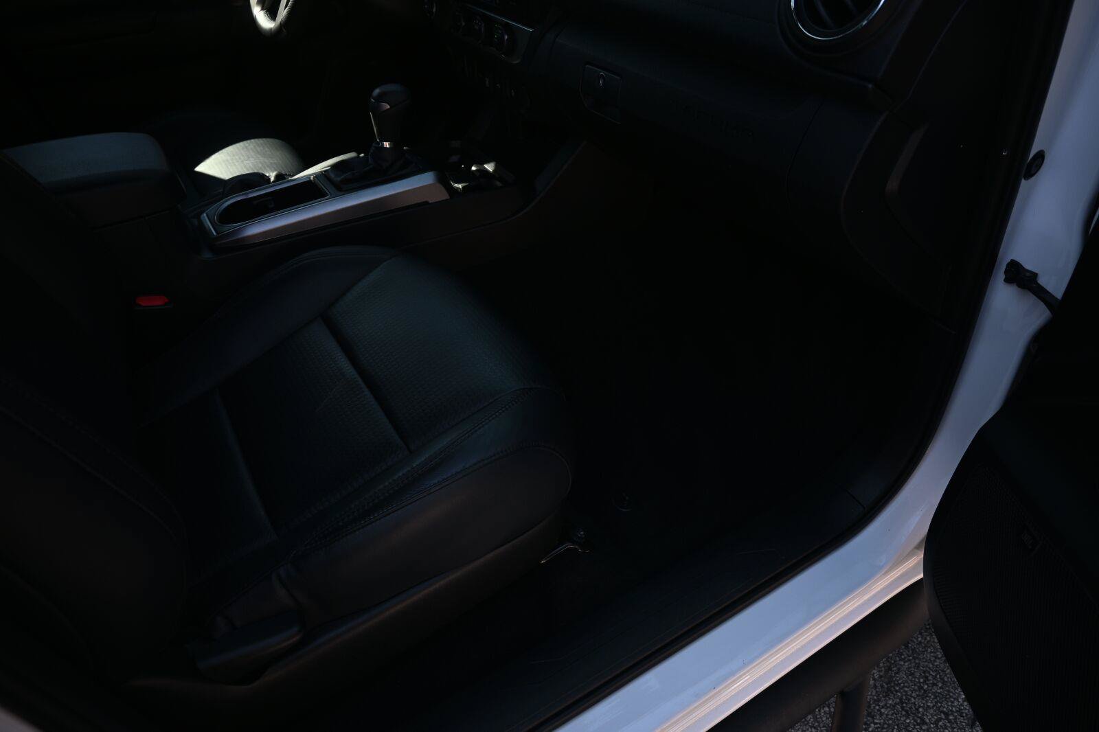 Used 2020 Toyota Tacoma Limited RWD image 21
