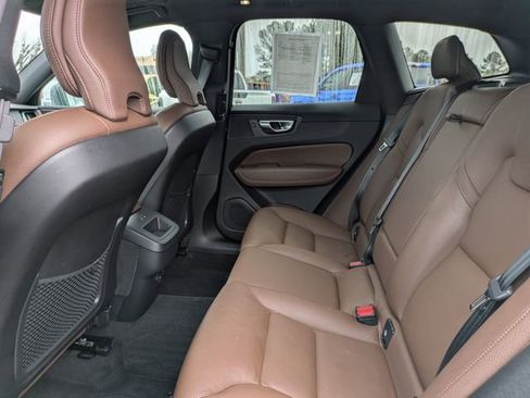 Used 2023 Volvo XC60 B5 Plus w/ Climate Package image 12