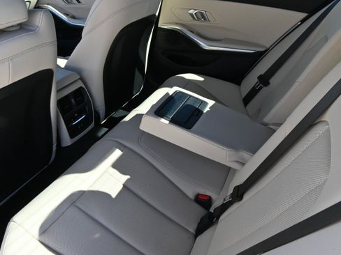 Used 2026 BMW 330i Sedan w/ Premium Package RWD image 10