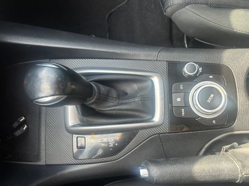 Used 2015 MAZDA MAZDA3 i SV FWD image 12