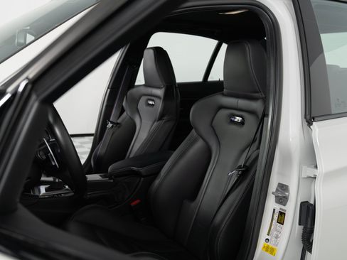 Used 2018 BMW M3 RWD image 4