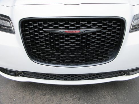 Used 2022 Chrysler 300 S RWD image 15