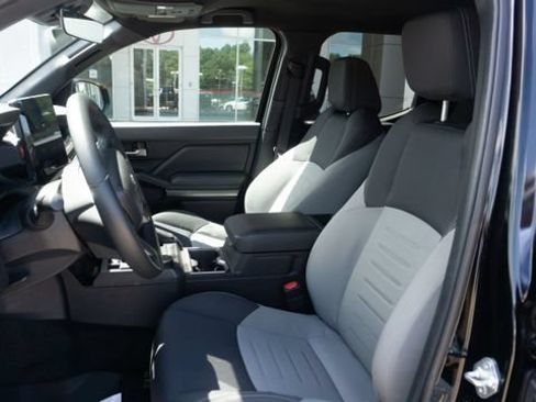 Used 2025 Toyota Tacoma TRD Sport RWD image 15