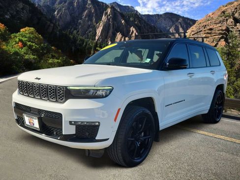 Used 2023 Jeep Grand Cherokee L Summit w/ Advanced Protech Group IV AWD/4WD image 5