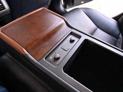 Used 2011 Lexus LS 460 w/ Sport Pkg RWD image 25
