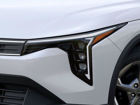 New 2026 Kia K4 FWD image 10