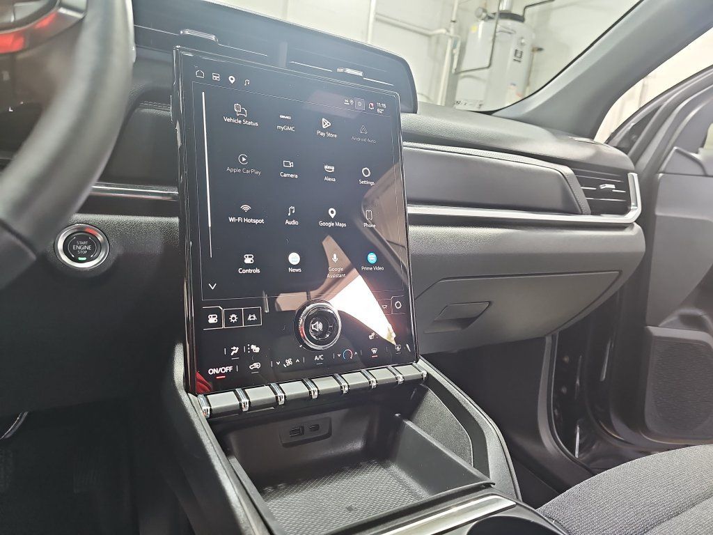 Certified 2025 GMC Terrain Elevation w/ Black Edition AWD/4WD image 23