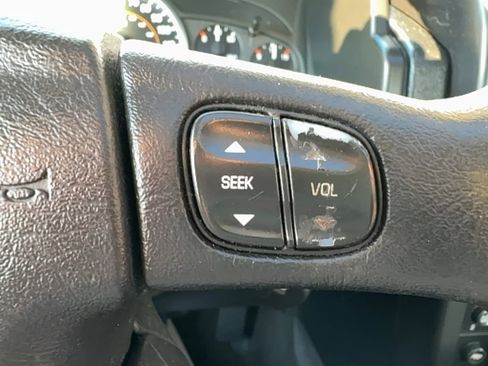 Used 2005 HUMMER H2 SUT w/ Preferred Equipment Group image 29