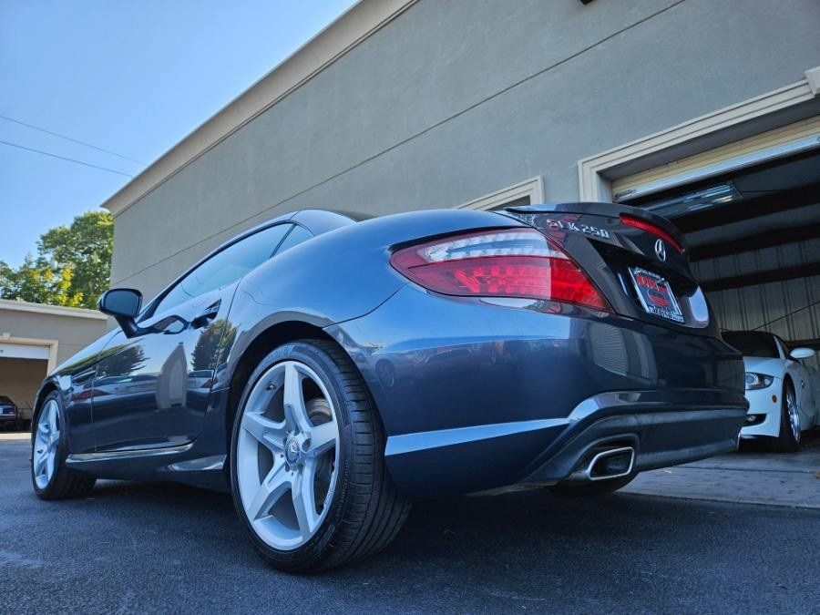 Used 2013 Mercedes-Benz SLK 250 image 33