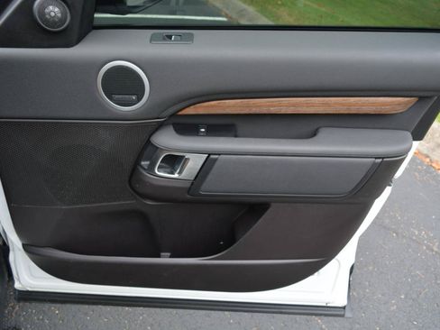 Used 2018 Land Rover Discovery HSE AWD/4WD image 20
