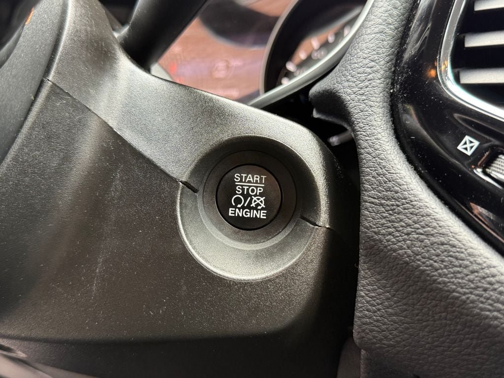 Used 2020 Jeep Compass Limited w/ Luxury Seat Group AWD/4WD image 19