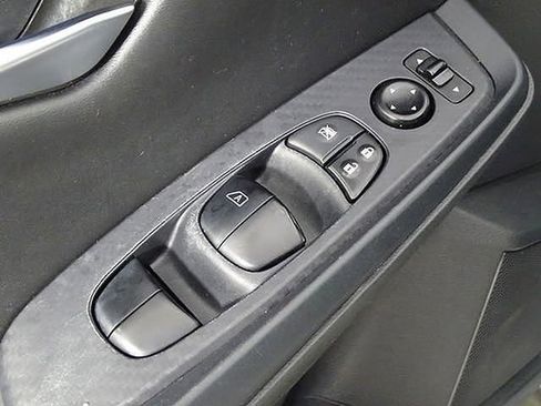 Used 2023 Nissan Sentra SV image 17