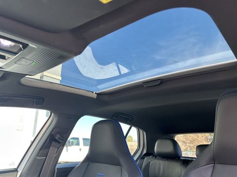 Used 2022 Volkswagen Golf R image 34