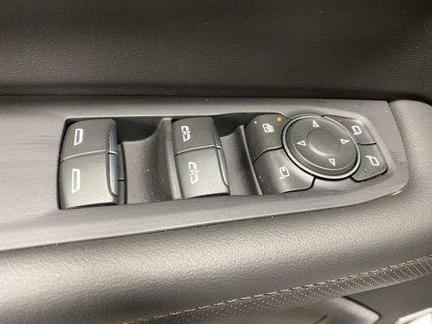 Certified 2025 Chevrolet Suburban High Country image 40