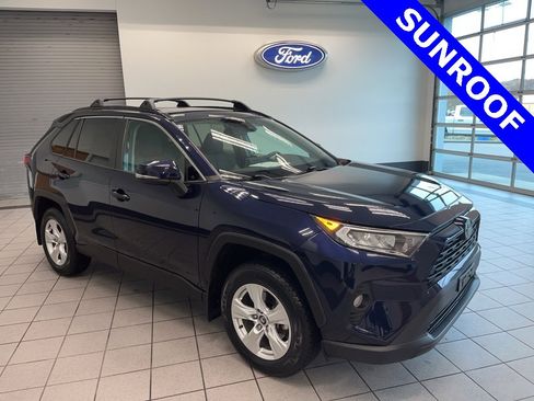 Used 2020 Toyota RAV4 XLE image 1