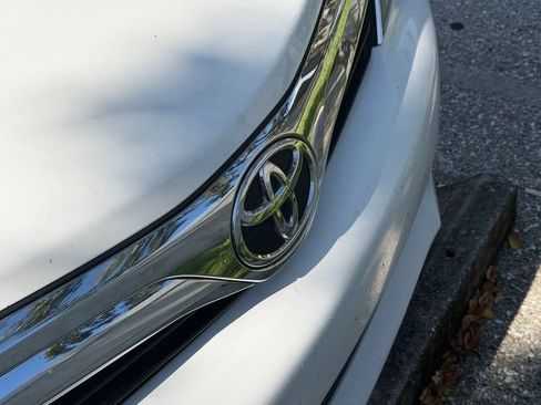Used 2014 Toyota Camry XLE FWD image 16