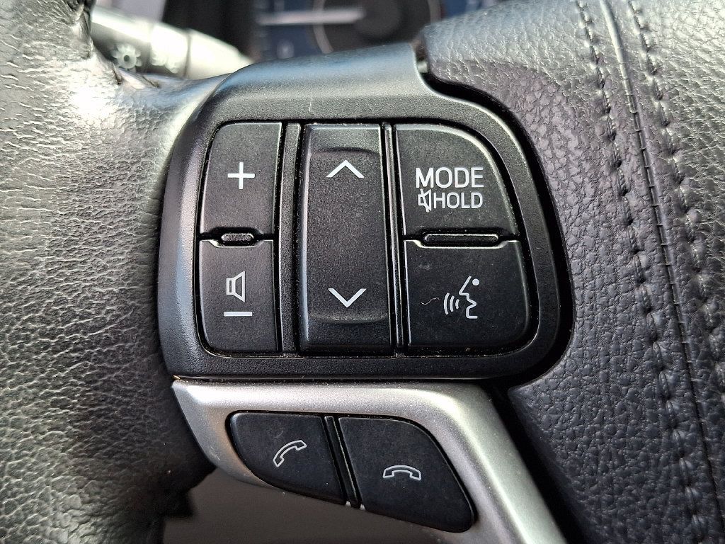 Certified 2020 Toyota Sienna XLE w/ XLE Navigation Package FWD image 23