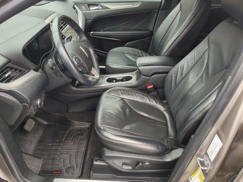 Used 2019 Lincoln MKC Select w/ Select Plus Package image 16