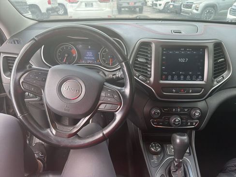 Used 2021 Jeep Cherokee Trailhawk AWD/4WD image 10