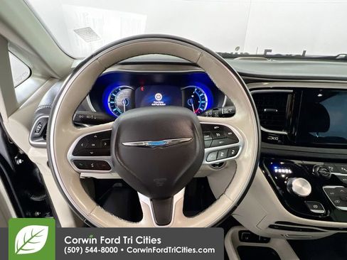 Used 2018 Chrysler Pacifica Limited w/ Advanced Safetytec Group image 8