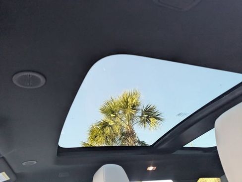 Used 2026 Land Rover Range Rover Evoque S image 19