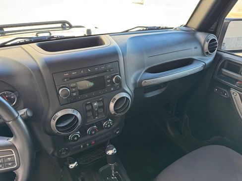 Used 2015 Jeep Wrangler Unlimited Sport w/ Quick Order Package 24S image 18