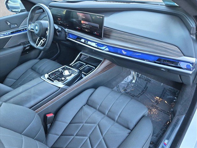 Certified 2025 BMW i7 xDrive60 AWD/4WD image 24