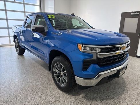 Used 2025 Chevrolet Silverado 1500 LT image 3